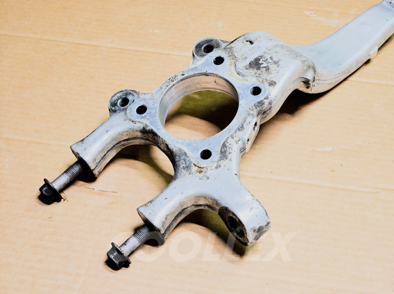 2006-13 Lexus Is250 AWD Front Rh Passenger Steering Knuckle 43201-53020 Oem Used