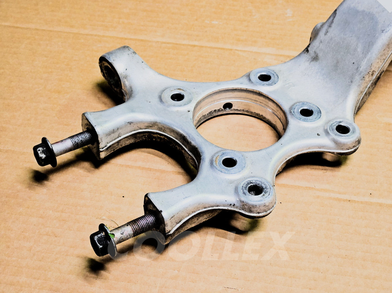 2006-13 Lexus Is250 AWD Front Rh Passenger Steering Knuckle 43201-53020 Oem Used