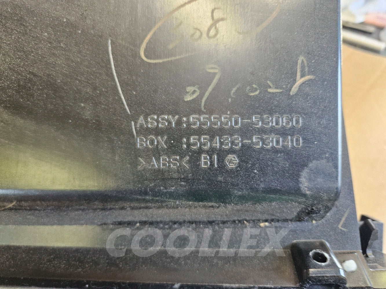 2009-2010 Lexus Is250 Glove Box Gray 55550-53062-B0 Oem Used