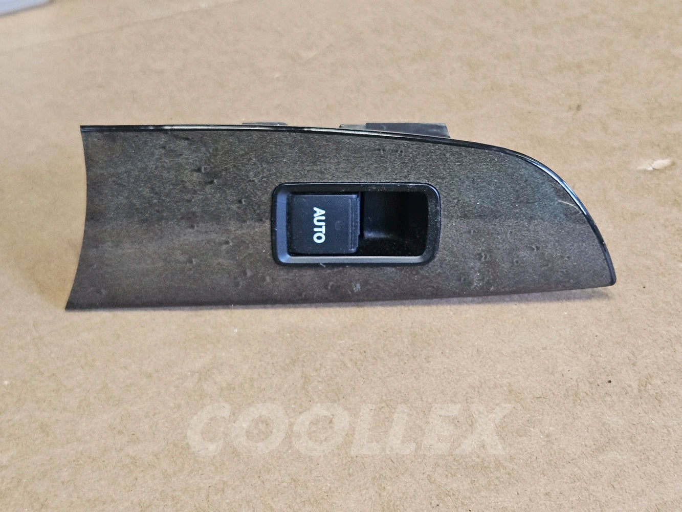 06-10 Lexus Is250 Rear Lh Window Arm Rest and Switch 84810-33110 Oem Used