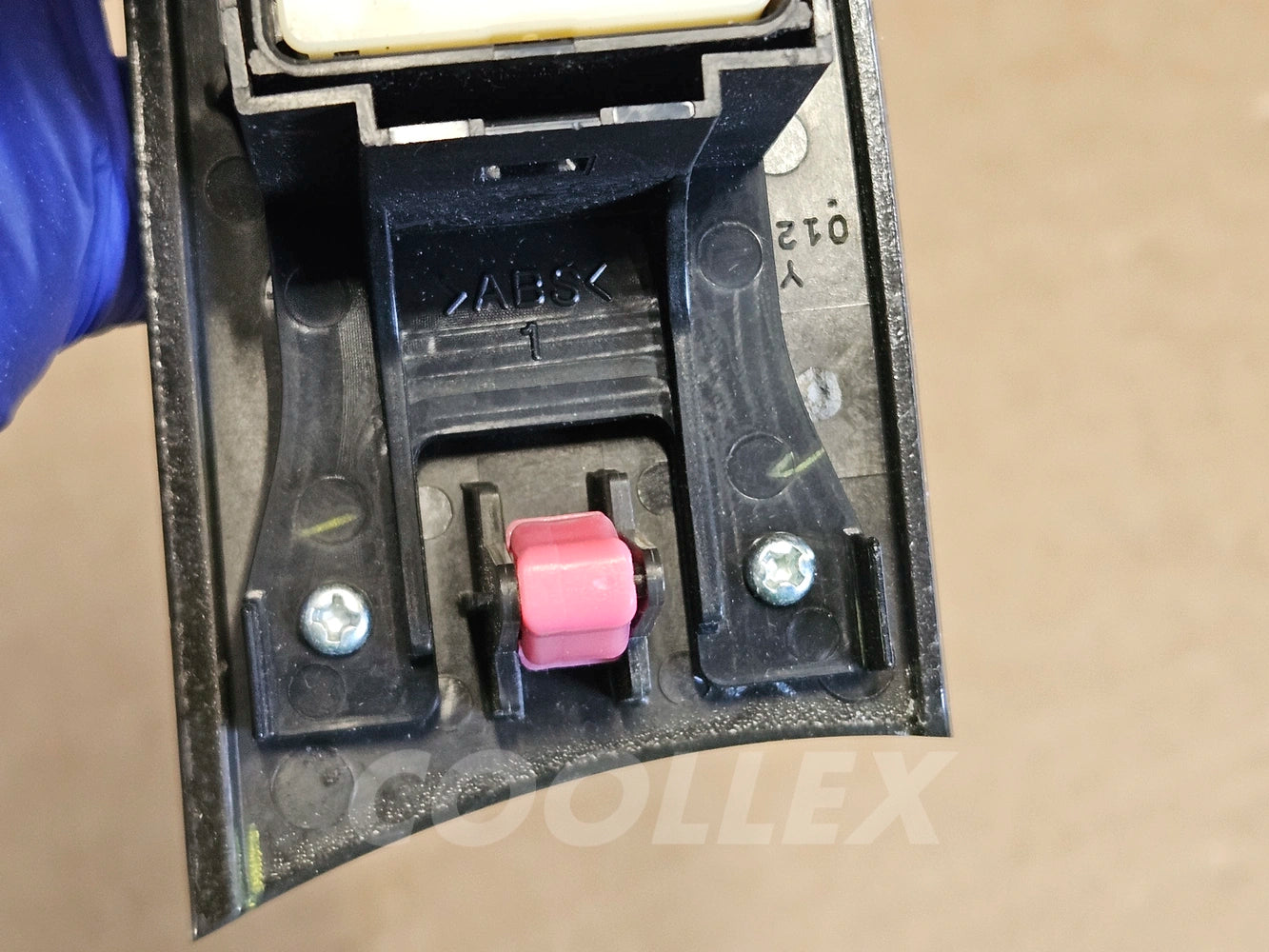 06-10 Lexus Is250 Rear Lh Window Arm Rest and Switch 84810-33110 Oem Used