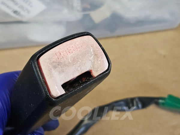 2006-13 Lexus Is250 Front Rh Seat Belt Buckle 73230-53210-C0 Oem Used