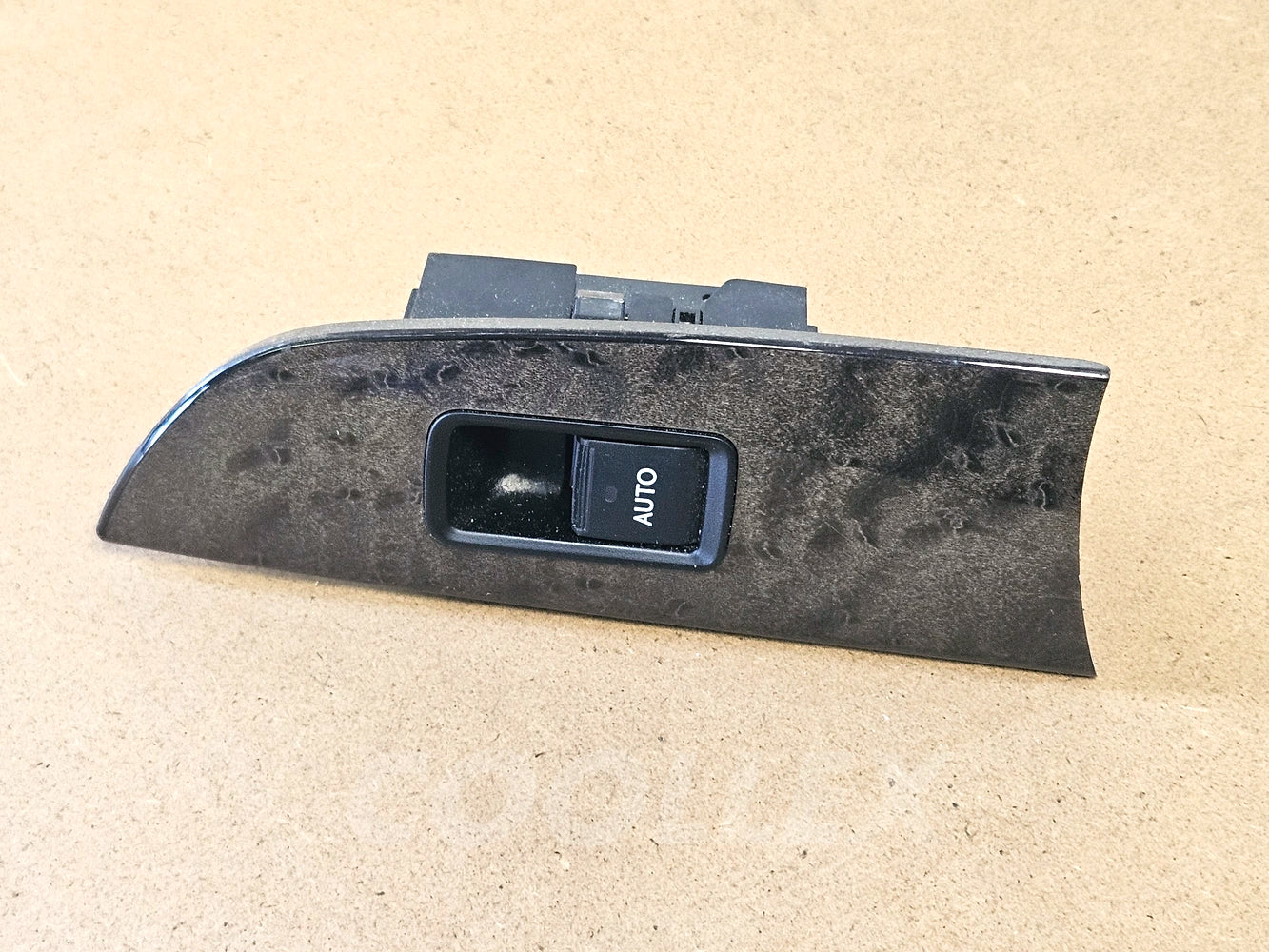 06-10 Lexus Is250 Rear Rh Window Arm Rest and Switch 84810-33110 Oem Used