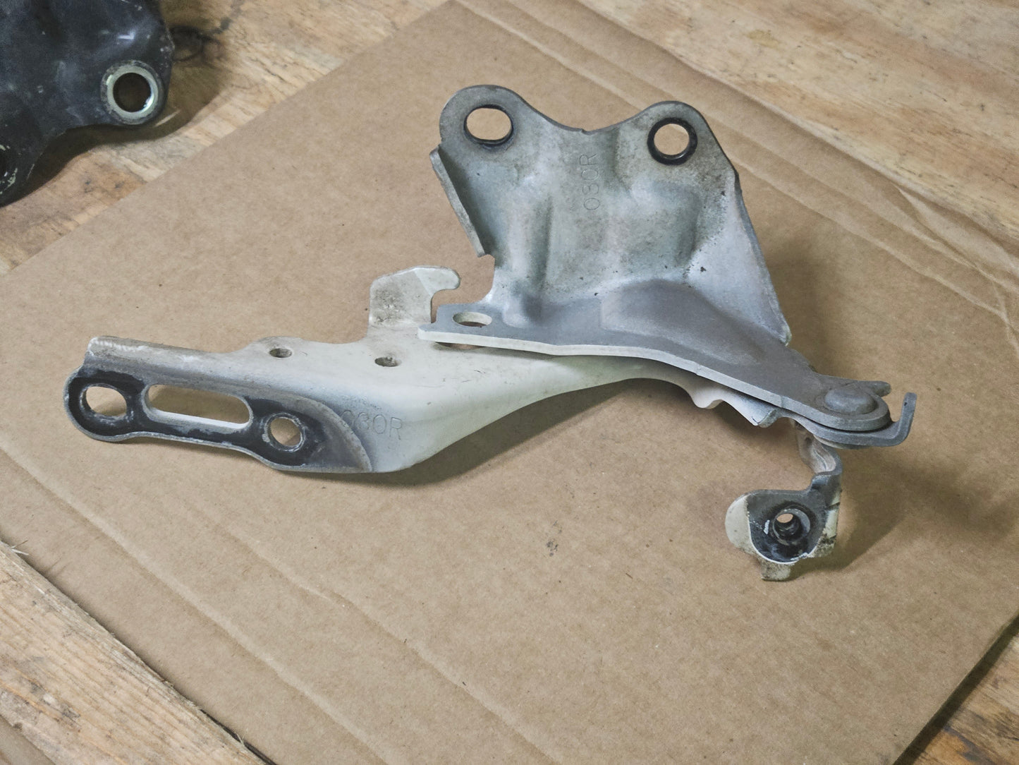 For Lexus IS250/IS350 2006-2013 Hood Hinge Passenger White 53410-53020 Oem Used