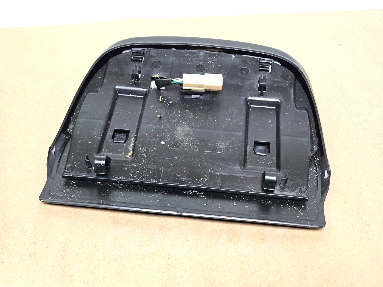 10-2014 Lexus Is250 Rear Center Stop Light 81570-53060 Oem Used