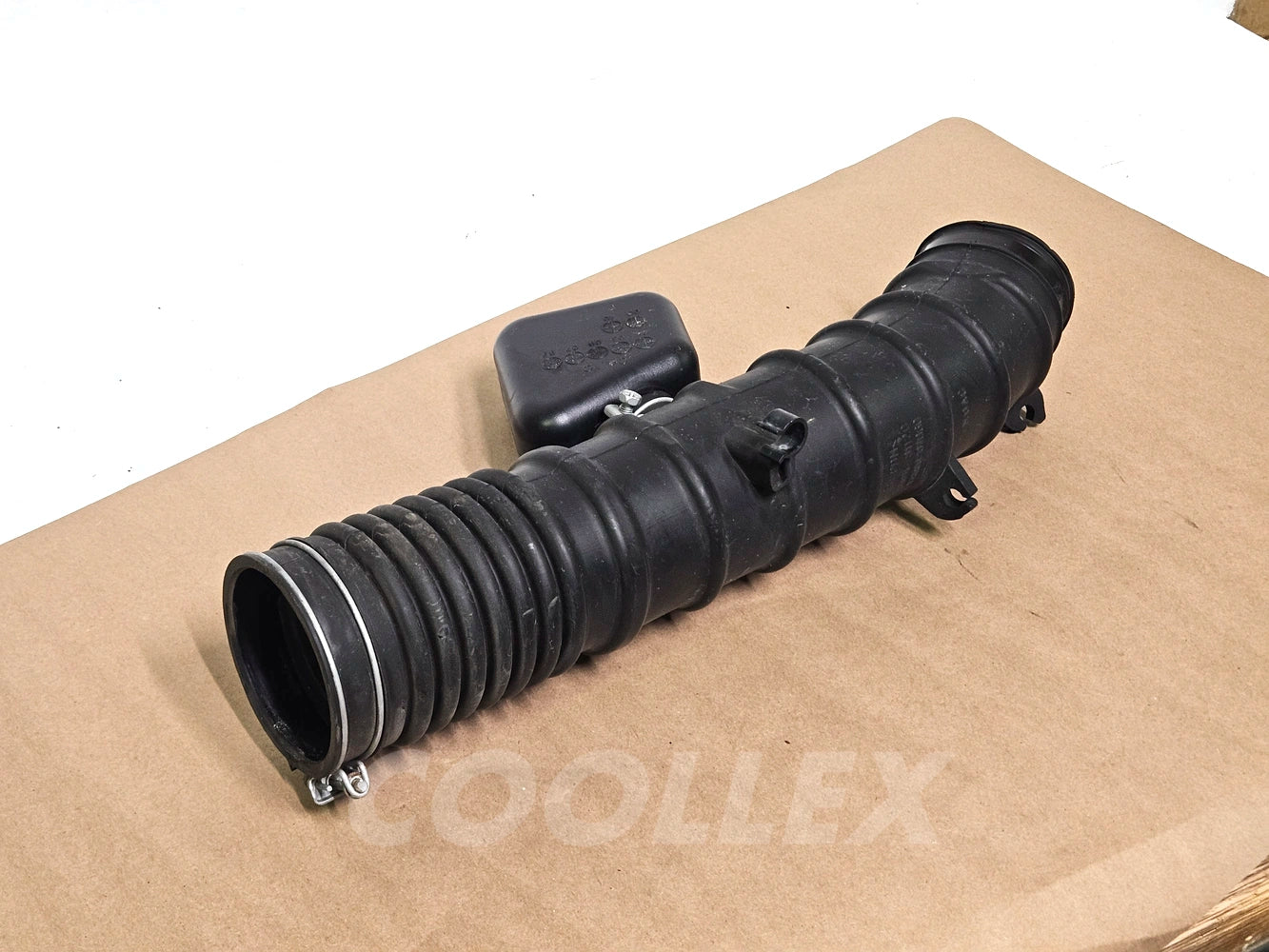 06-2013 Lexus Is250 Intake Hose Air Cleaner w/Resonator 17881-31120, 17893-31020 Oem Used