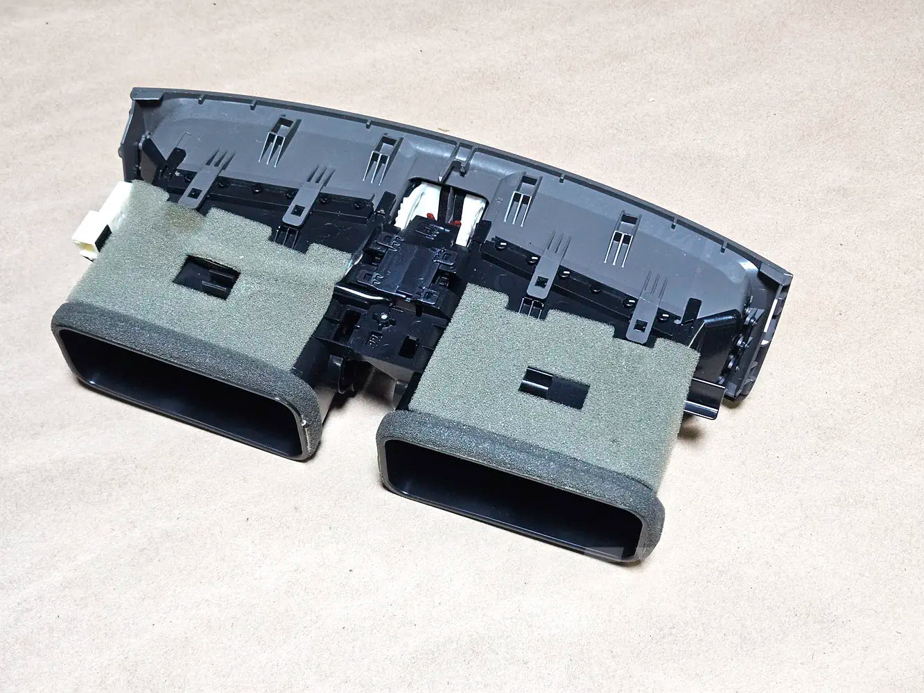 09-10 Lexus Is250 Is350 Center Vents 55670-53020 Oem Used