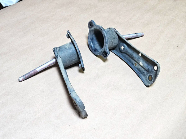 06-13 Lexus Is250 ISF Rear Suspension Cross-Member Stopper Lh Rh 52203-30070 Oem Used