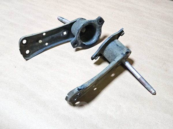 06-13 Lexus Is250 ISF Rear Suspension Cross-Member Stopper Lh Rh 52203-30070 Oem Used