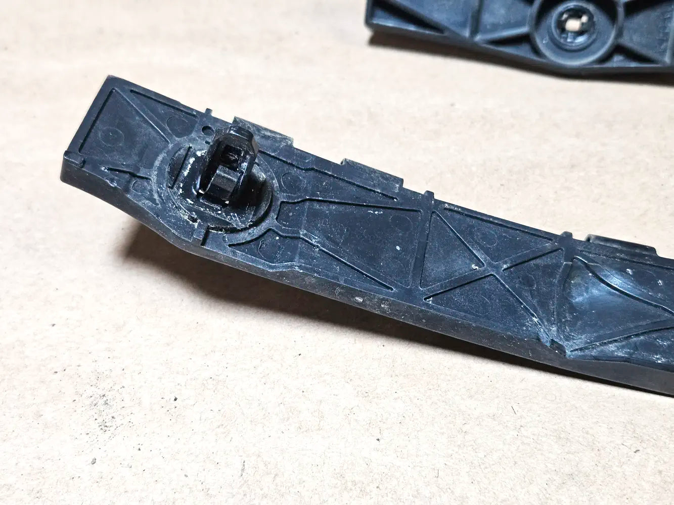 06-2013 Lexus Is250 Rear Rh Bumper Brackets 52562-53010, 52157-53040 Oem Used