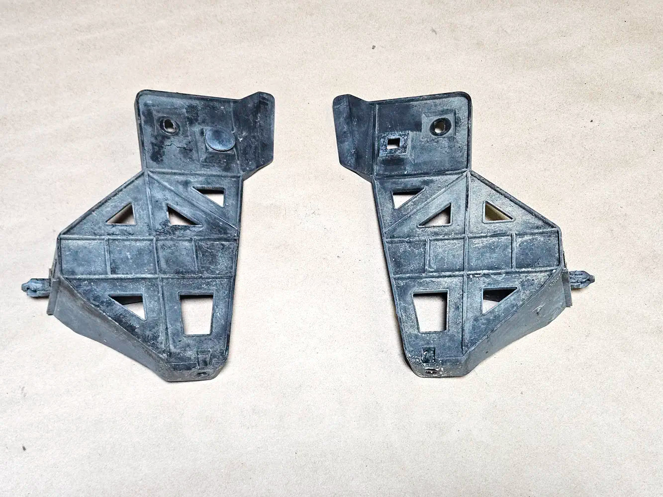 06-13 Lexus Is250 Rear Lh Rh Bumper Brackets 52156-53010 Oem Used