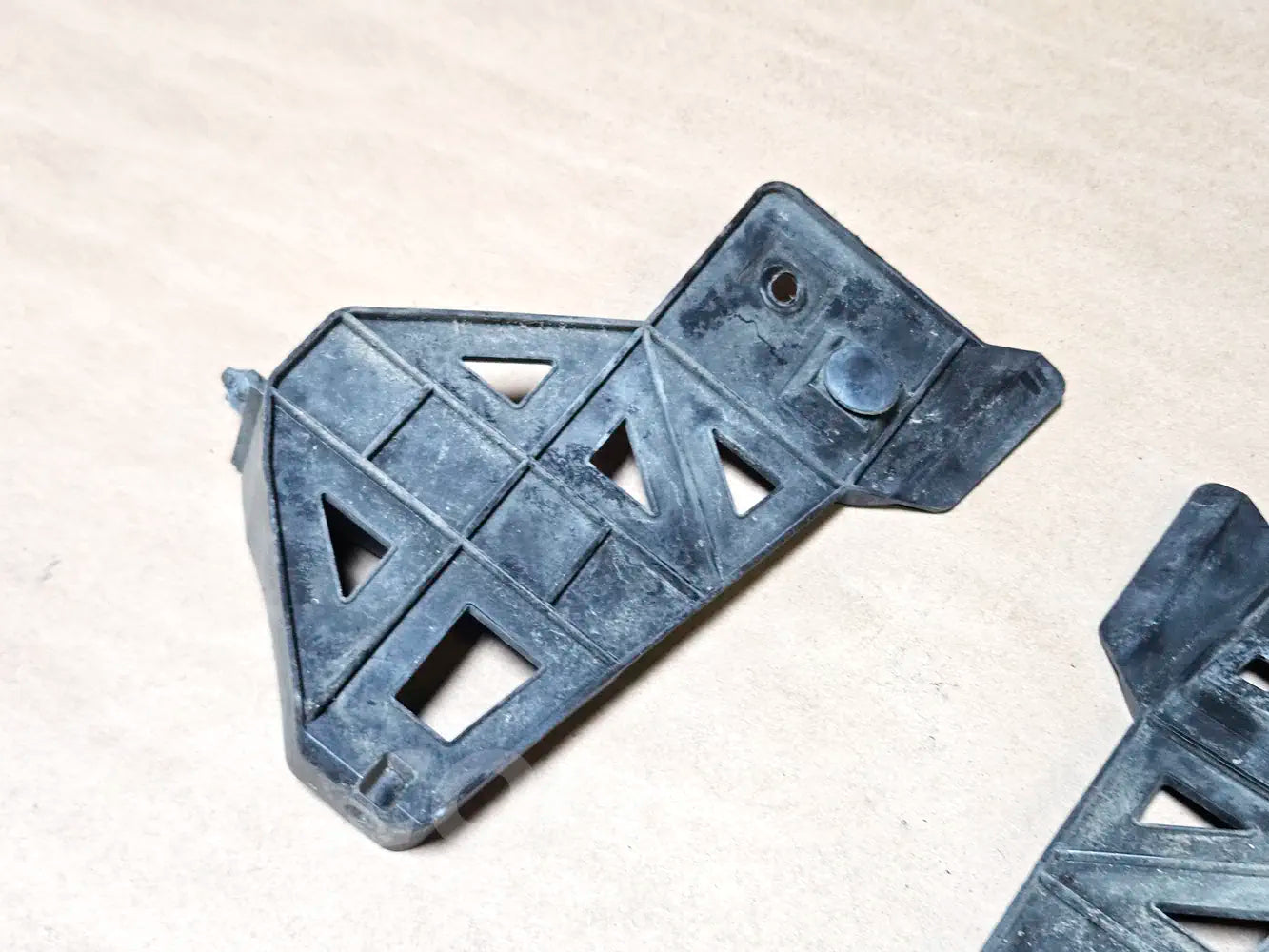 06-13 Lexus Is250 Rear Lh Rh Bumper Brackets 52156-53010 Oem Used