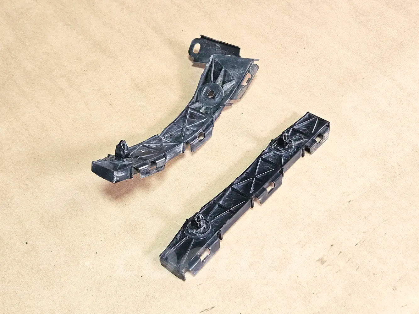 06-2013 Lexus Is250 Rear Lh Bumper Brackets 52563-53010, 52158-53040 Oem Used