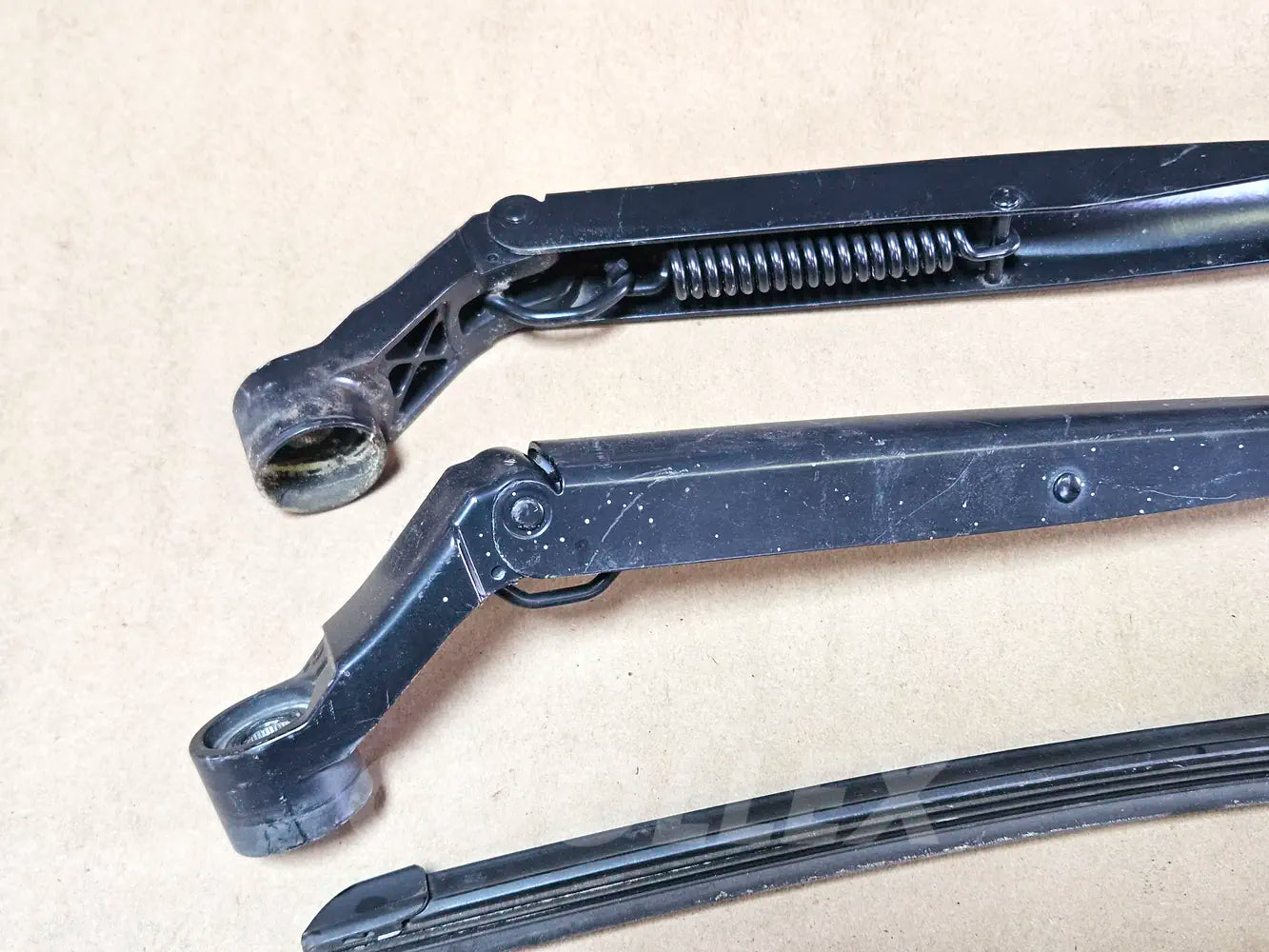 06-2013 Lexus Is250 Is350 Windshield Wiper Arms and Blades 85221-53080, 85211-53080 Oem Used