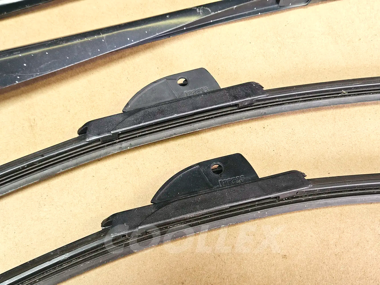 06-2013 Lexus Is250 Is350 Windshield Wiper Arms and Blades 85221-53080, 85211-53080 Oem Used
