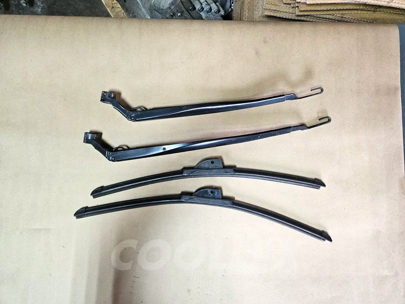 06-2013 Lexus Is250 Is350 Windshield Wiper Arms and Blades 85221-53080, 85211-53080 Oem Used