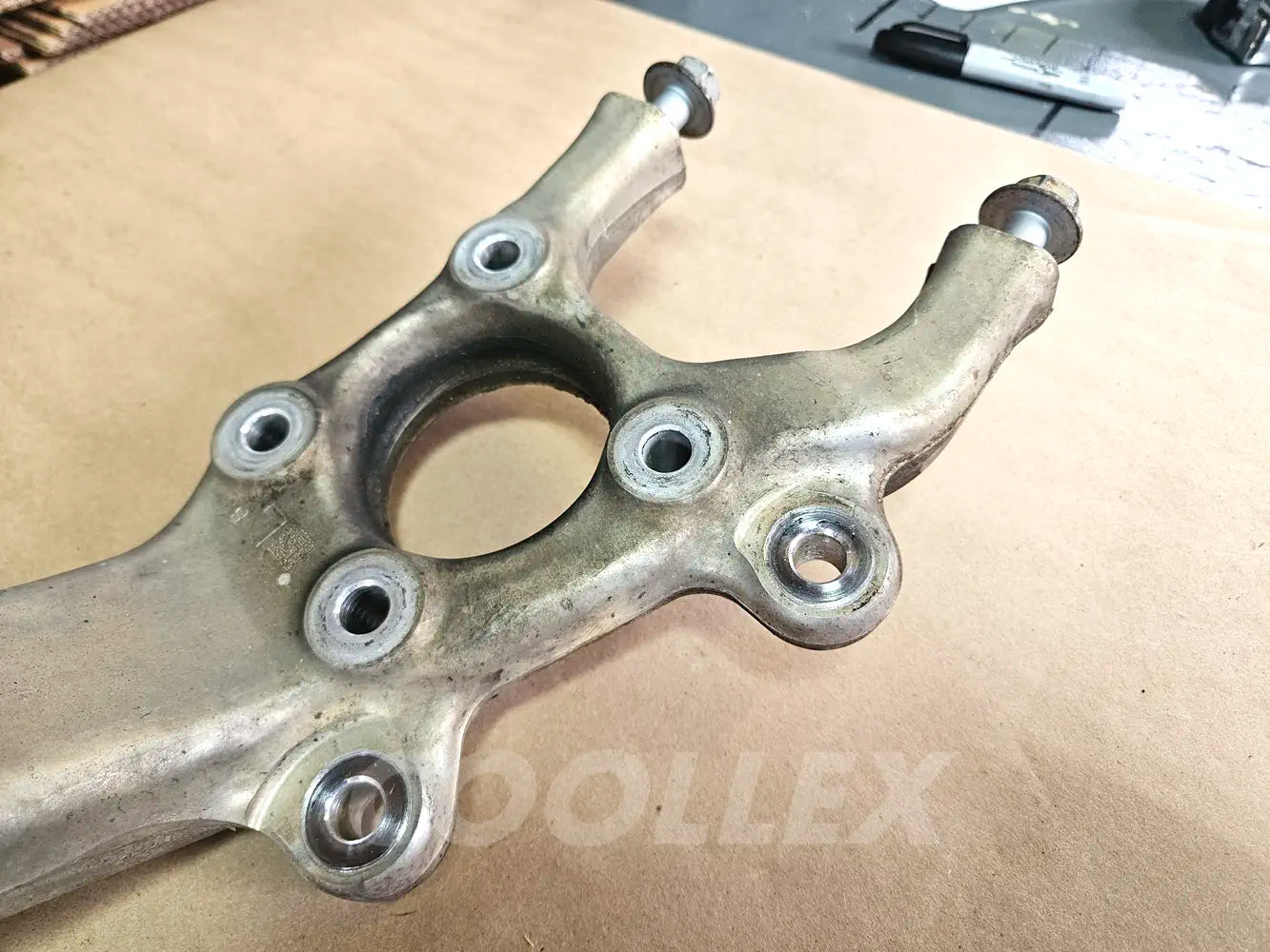 06-2020 Lexus Is250 Front Lh Driver Steering Knuckle 43202-53010 Oem Used