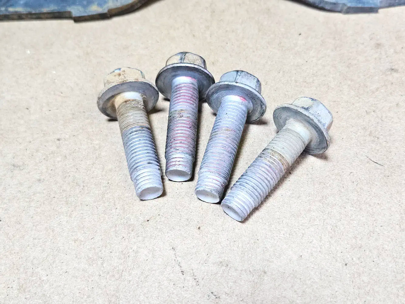 06-2013 Lexus Is250 Strut Brackets Reinforcement 57306-30020 57305-30020 Oem Used