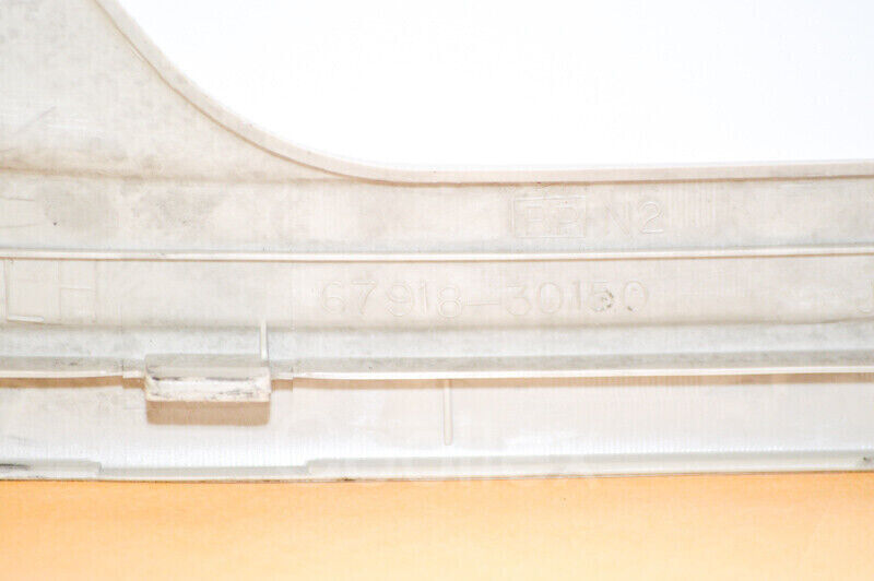 98-05 Lexus Gs300 Gs400 Rear Left Door Scuff Plate 67918-30150-A0 Oem Used