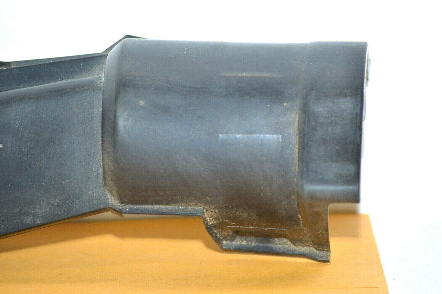 98-05 Lexus Gs300 Gs400 Wiper Motor Cover 85111-30300 Oem Used