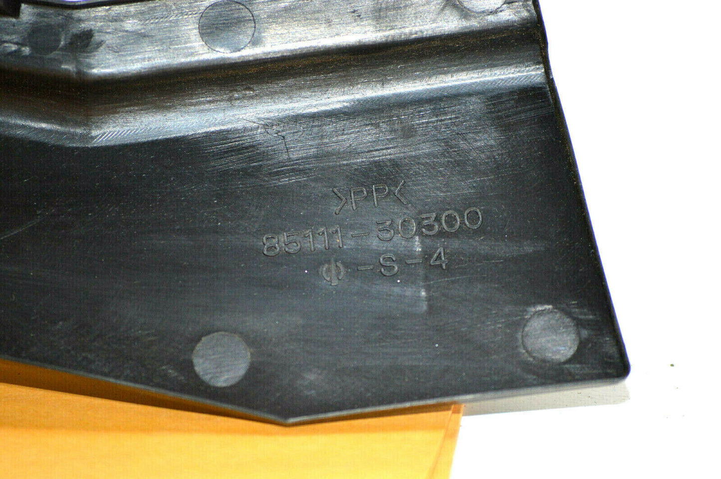 98-05 Lexus Gs300 Gs400 Wiper Motor Cover 85111-30300 Oem Used
