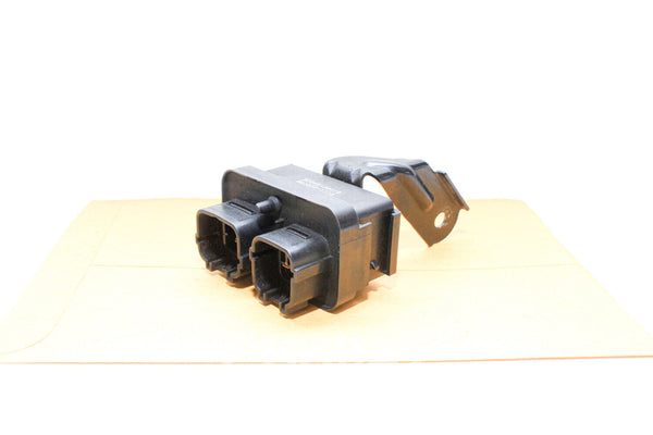 98-05 Lexus Gs300 Gs430 Running Light Voltage Control Relay 82840-30010 Oem