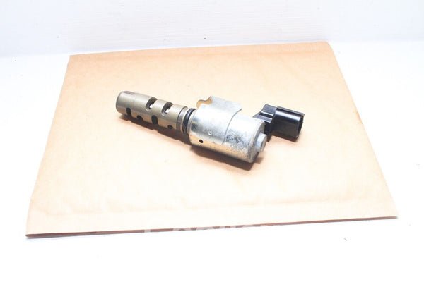 98-05 Lexus Is300 Cam Timing Solenoid Valve 15330-46011 Oem Used