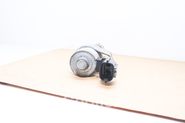 98-05 Lexus Is300 Cam Timing Solenoid Valve 15330-46011 Oem Used