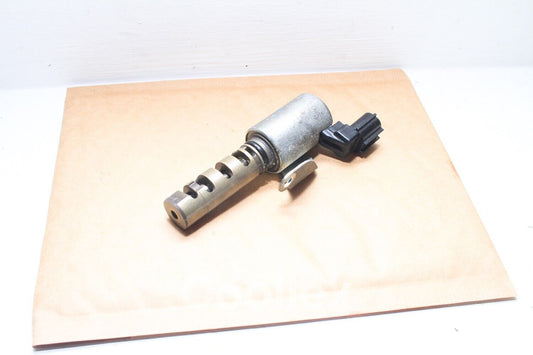 98-05 Lexus Is300 Cam Timing Solenoid Valve 15330-46011 Oem Used