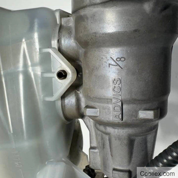 Brake master cylinder assembly with fluid reservoir OEM Used