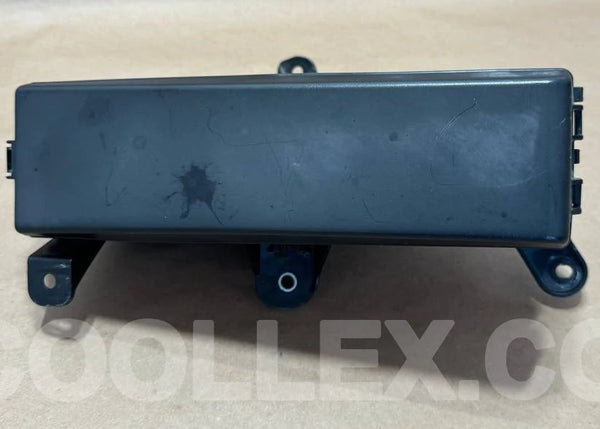 Unknown Fuse Box / Relay Box OEM Used