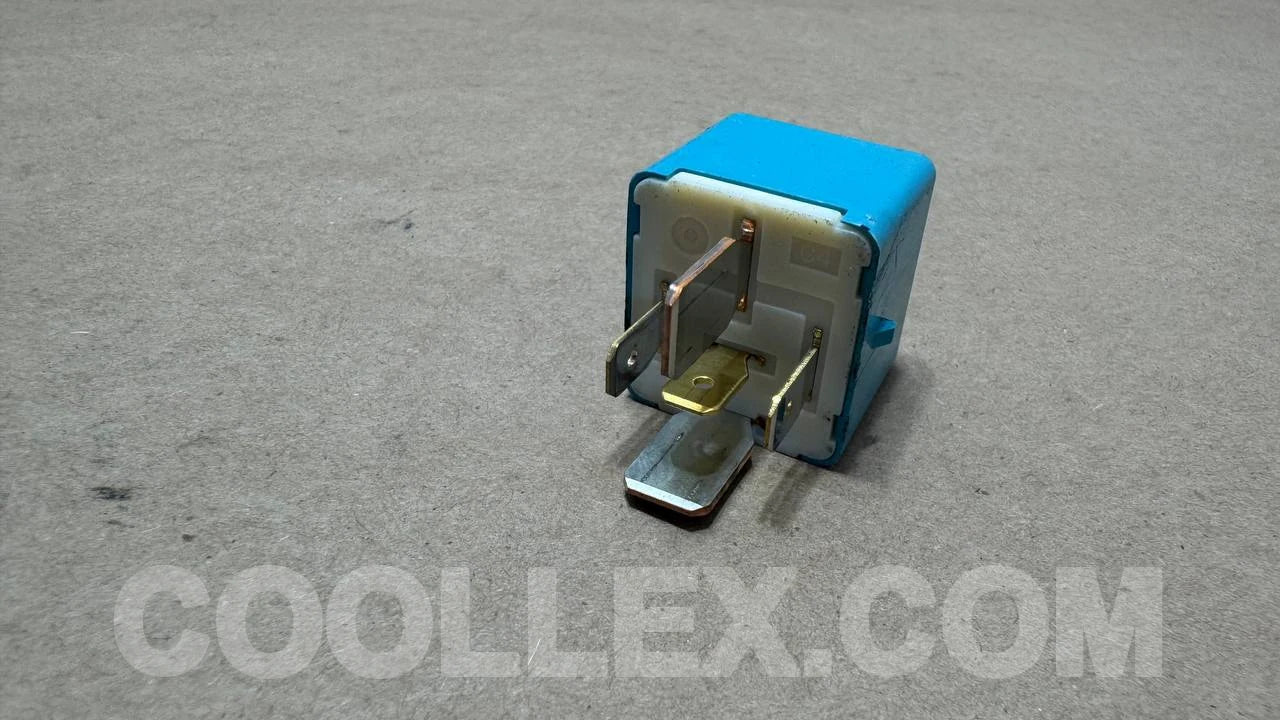 Unknown Toyota Relay OEM Used