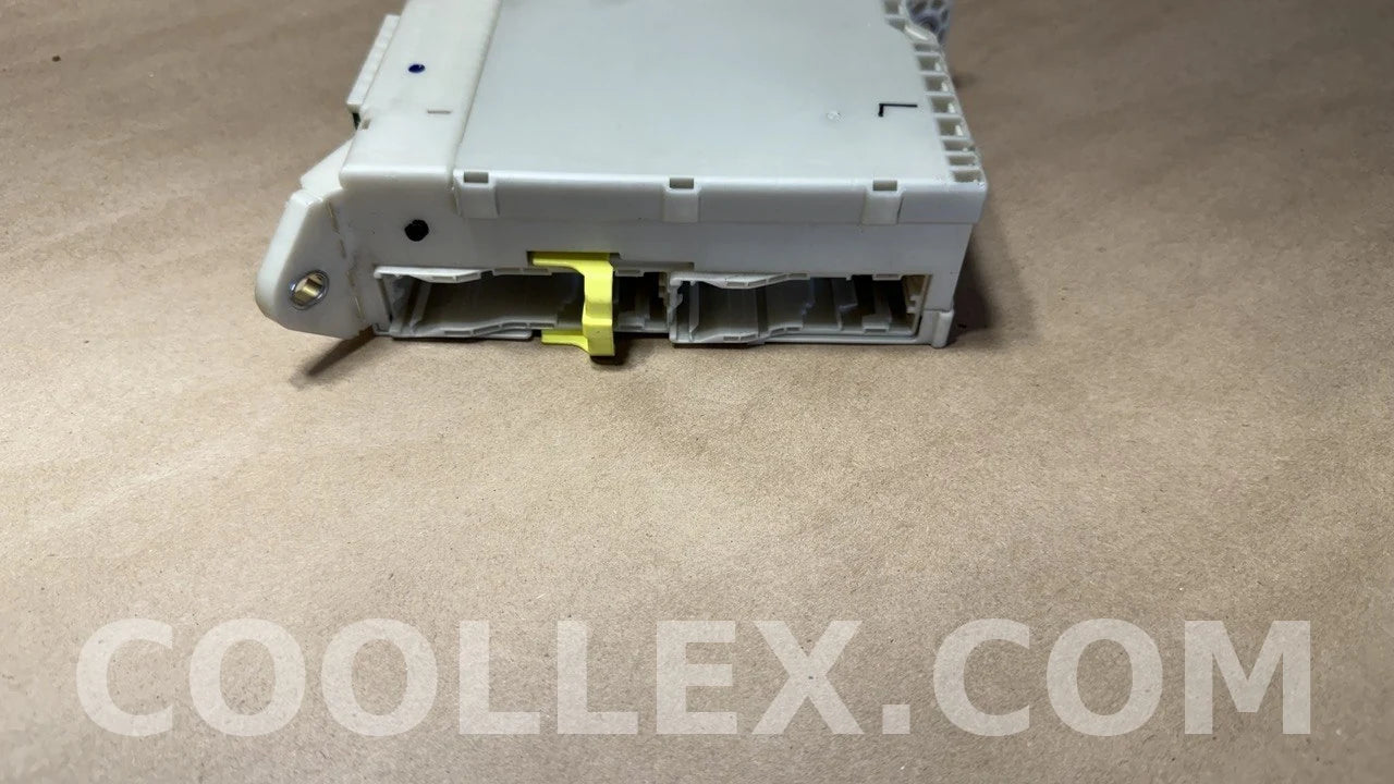 06-13 Lexus IS250 Fuse Box OEM Used