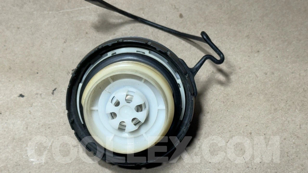 Fuel Tank Cap OEM Used