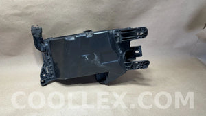 Lexus Fuse Box Assembly with Cover 82662-53120 OEM Used
