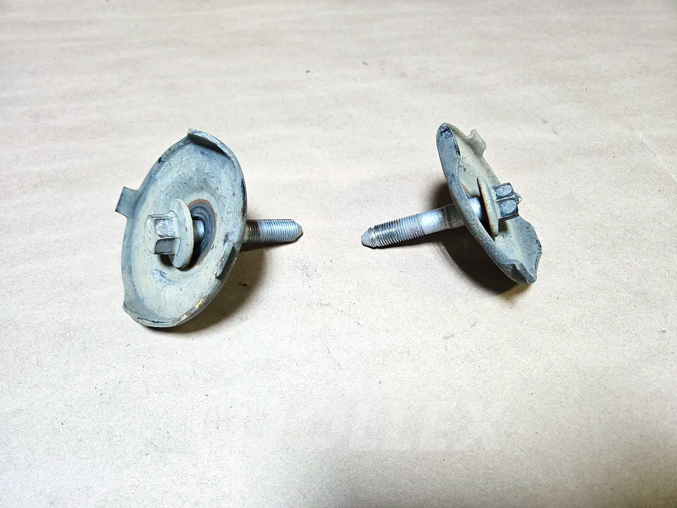 06-13 Lexus Is250 Rea Suspension Cross-Member Stoppers w/bolts 52277-30070 Oem Used