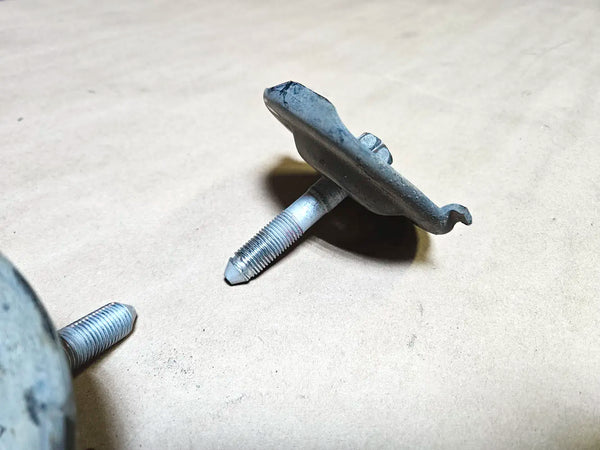 06-13 Lexus Is250 Rea Suspension Cross-Member Stoppers w/bolts 52277-30070 Oem Used